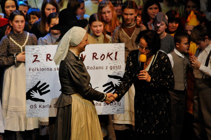 Folklore group Tine Rožanc show - MGL 5.1.2013 8